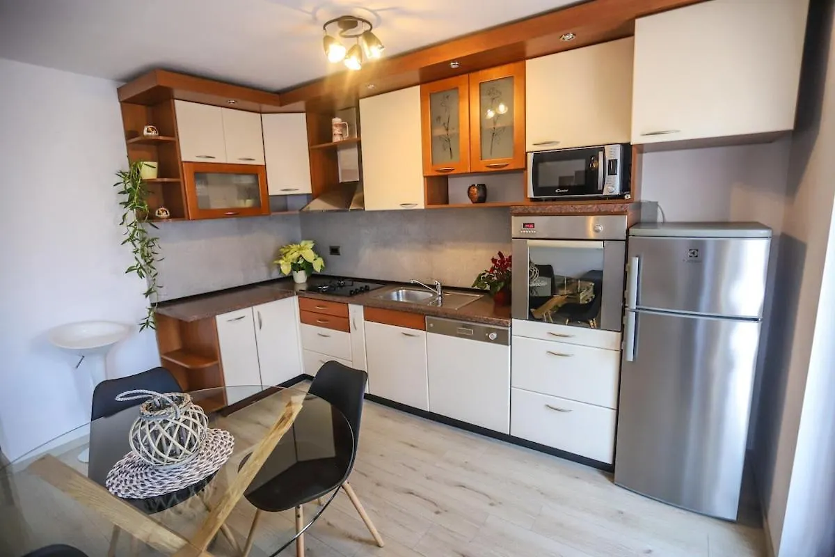 Apartamento Apartman Sani Rosini